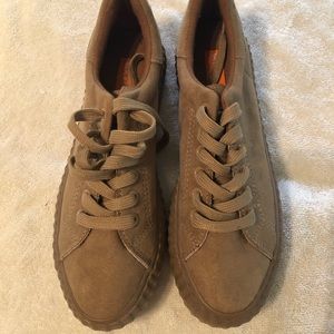 Brand new Rocket Dog sneakers 9